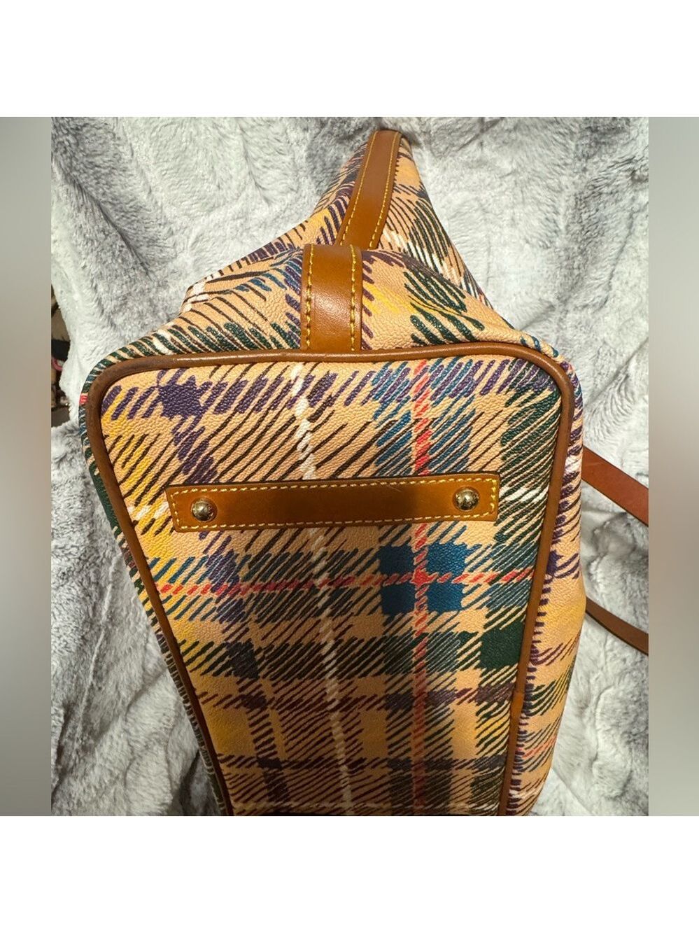 Dooney & Bourke - Tartan Plaid Collection Large Tote - EUC - Zipper Top Closure - Picture 4 of 13